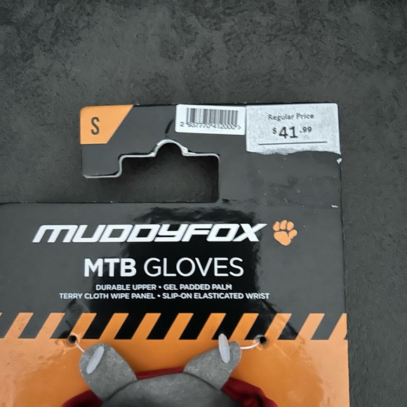 Brand new
Muddyfox MTB gloves Size Small
Slip on elasticized wrist
MSRP $41.99 - Picture 3 of 4
